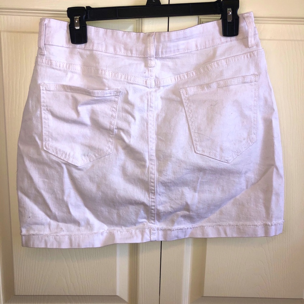 White denim skirt